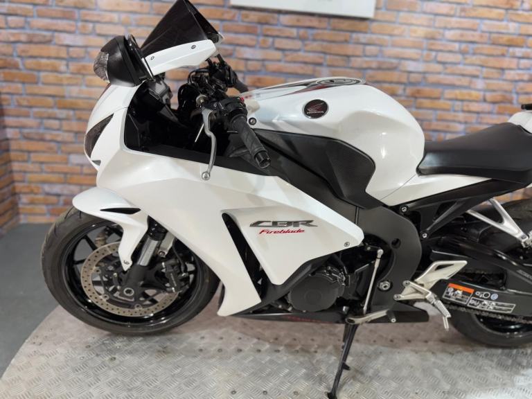 Honda CBR1000rr FIREBLADE - NEW MOT - NATIONWIDE DELIVERY