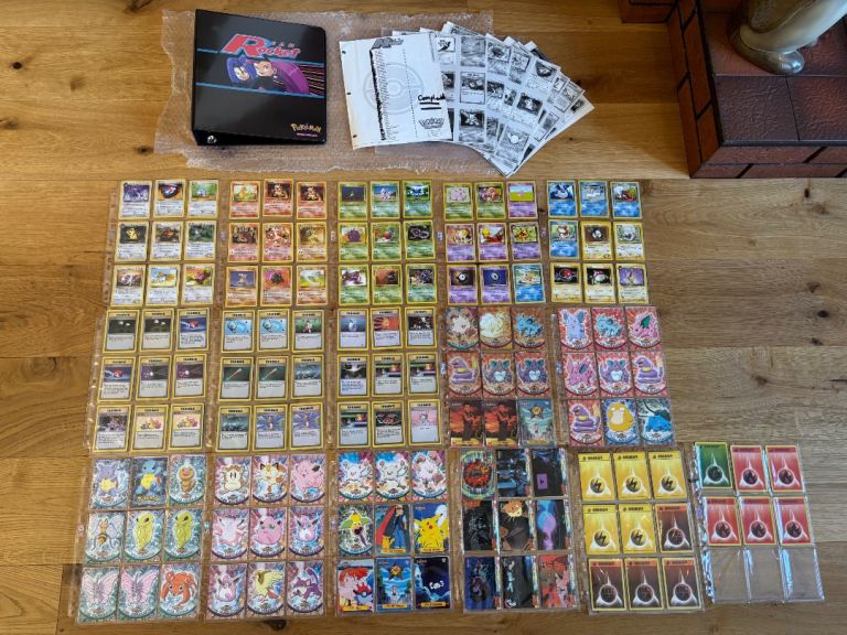 🚀 Vintage Pokémon TCG: 260-Card Collection in Rare Team Rocket Binder 🚀