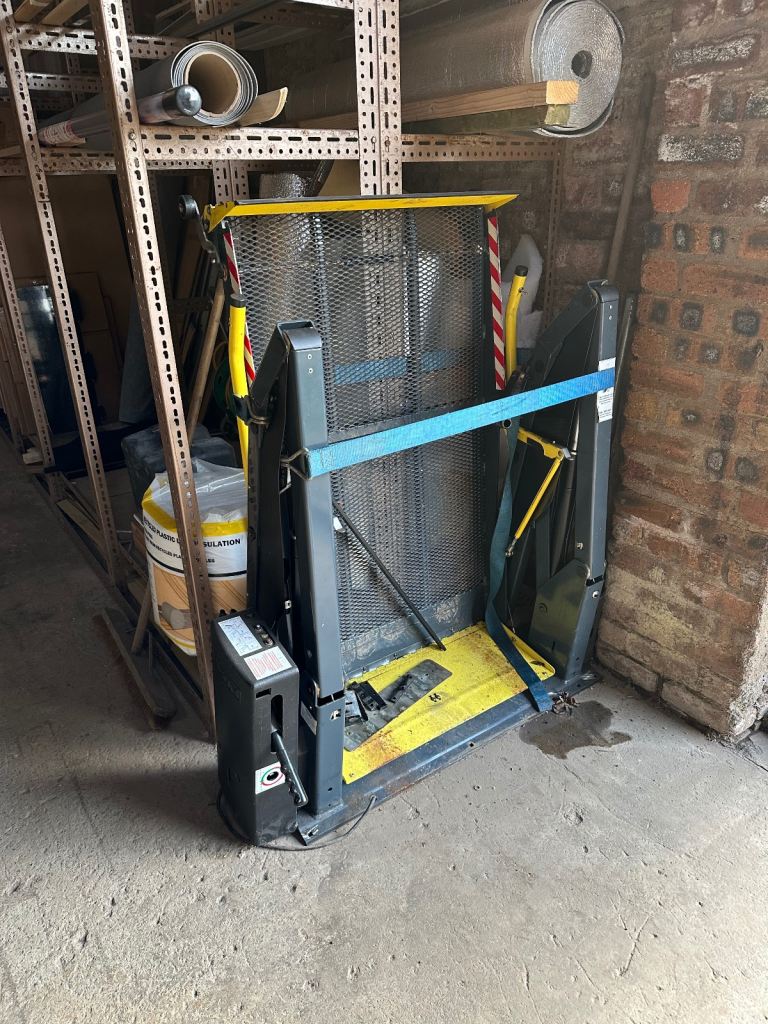 Ricon Van Wheelchair Lift 350kg