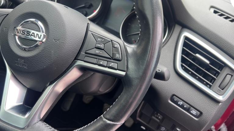 Nissan qashqai N1.5 dCi 115 N-Connecta 5dr 2 owners full Nissan history stunning