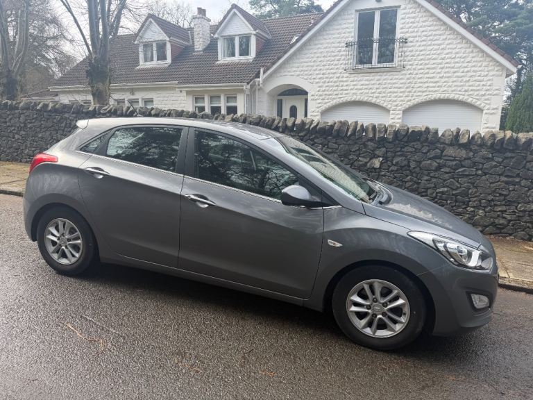 Hyundai i30 1.6 crdi blue drive diesel s/s manual hatchback 