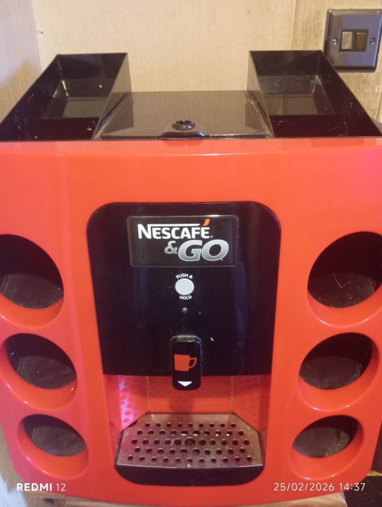NESCAFE & GO Coffee Machine – Red, Good Condition