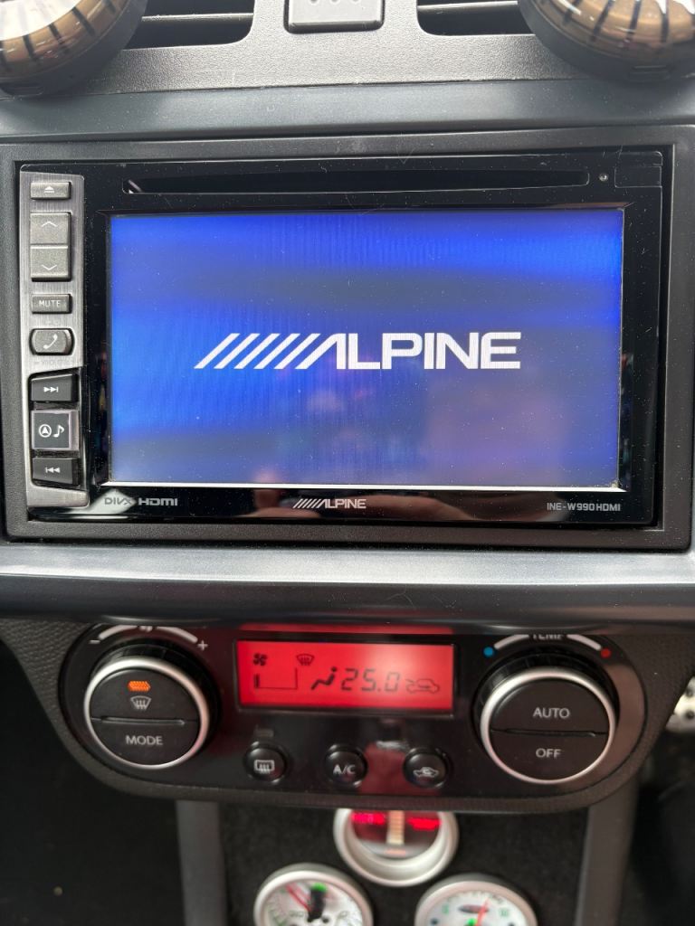 Alpine Ine-w990 hdmi