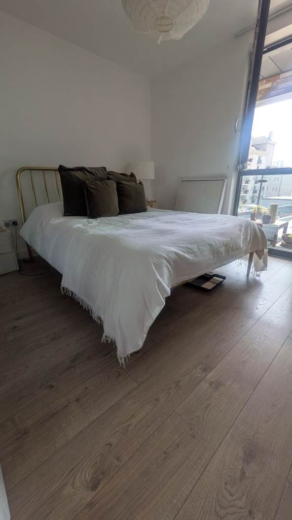 Bed (Made Alana King Size Brass)