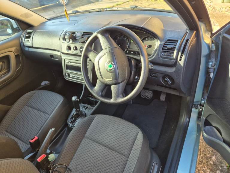 Skoda, FABIA, Hatchback, 2011, Semi-Auto, 1197 (cc), 5 doors