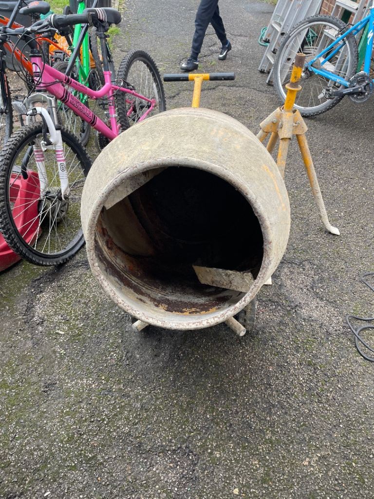 Cement mixer 