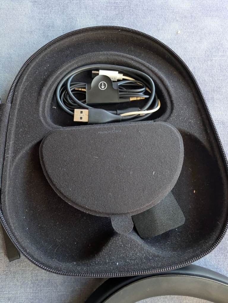Base over ear headphones - get rid of that train noise! Offer me anything 