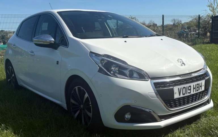 2019 Peugeot 208 1.2 PureTech 82 Tech Edition 5dr [Start Stop] Hatchback PETROL Manual