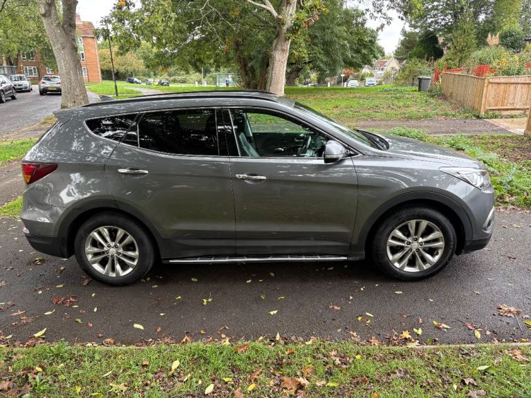 Hyundai Santa Fe 2.2d 4WD With tow bar Euro 6