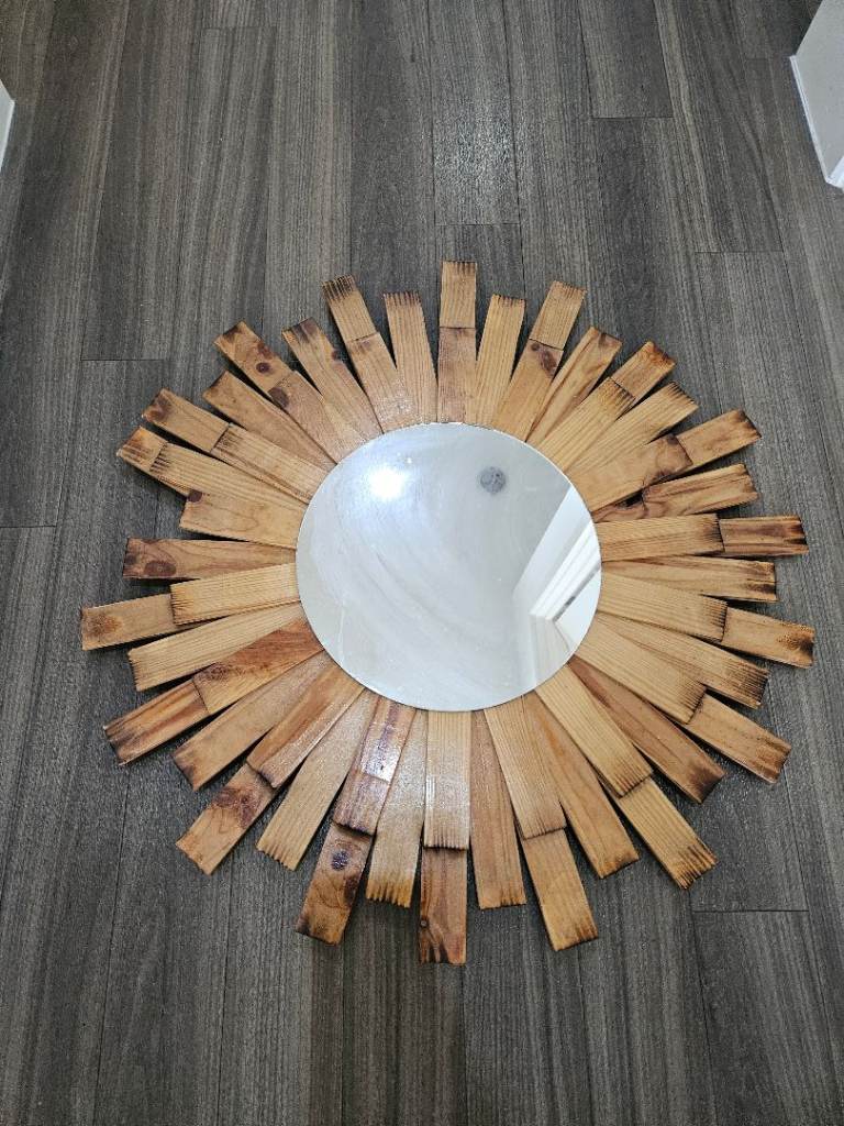Vintage Handmade Wooden Sunburst Mirror (72cm) – Great Condition