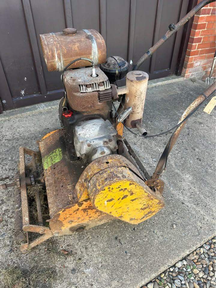 SOLD - Heavy Duty Commercial Petrol Scarifier / Lawn Scarifier – Briggs & Stratton – Project