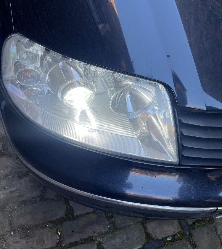 Seat alhambra xenon halogen headlights in excellent condition 