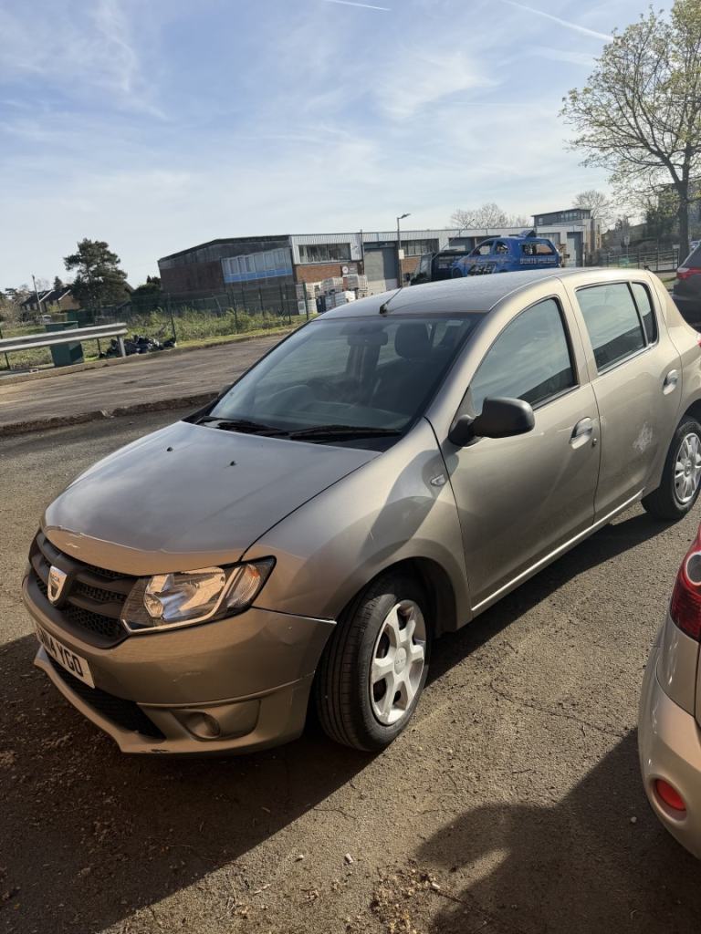 DACIA SANDERO 1.2 Ambiance 1.2 16V 75 2014