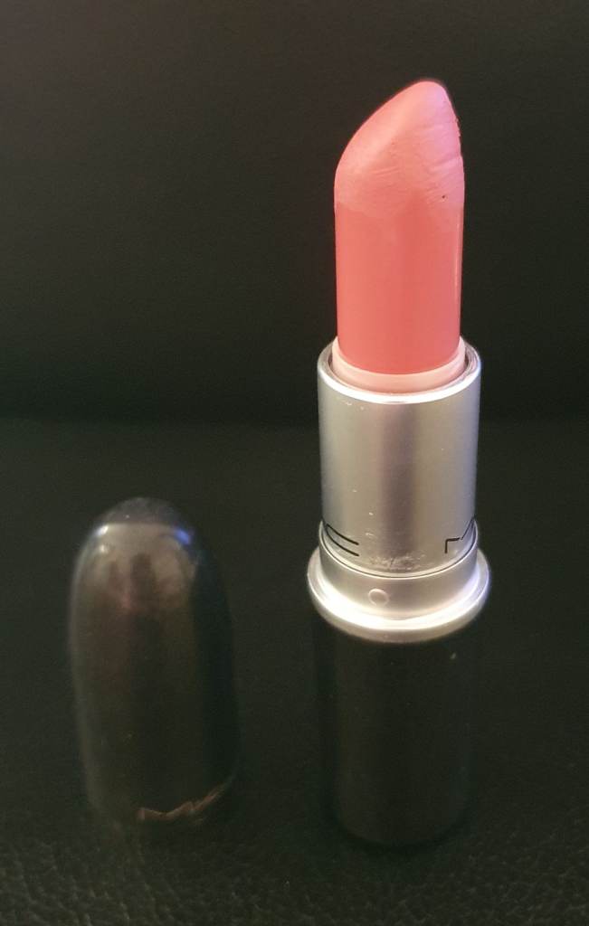 MAC COSMETICS MATTE LIPSTICK  Shade: Please Me