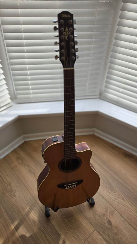 Yamaha APX-4-12A 12 String electro acoustic (Natural Wood)