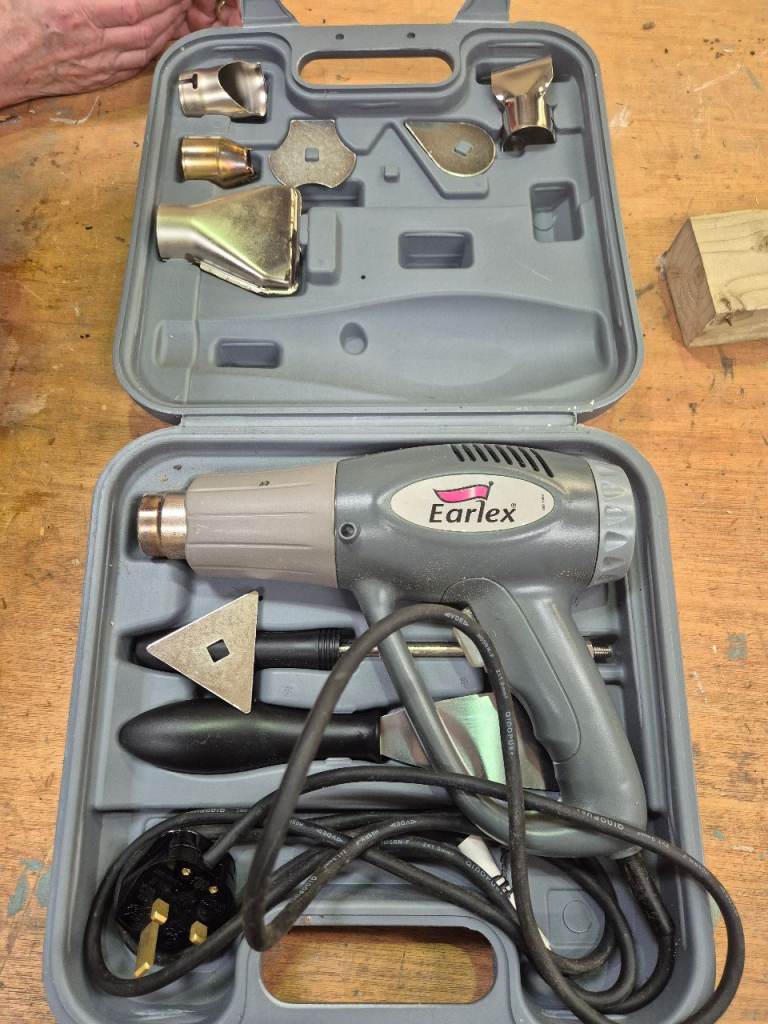Earlex Heat Gun with Accessories in Case 