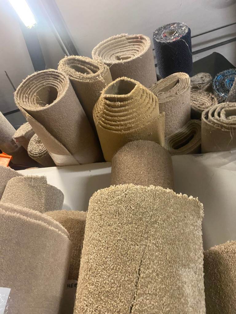 NEW BEIGE CARPET ROLL ENDS OFFCUTS - WAREHOUSE CLEARANCE/SALE. DELIVERY OPTION