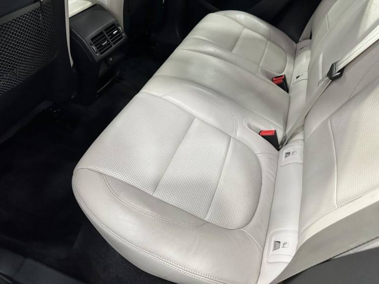 2020 Jaguar E-Pace 2.0 D180 R-Dynamic S SUV 5dr Diesel Auto AWD Euro 6 (s/s) (180 ps) ESTATE Dies...