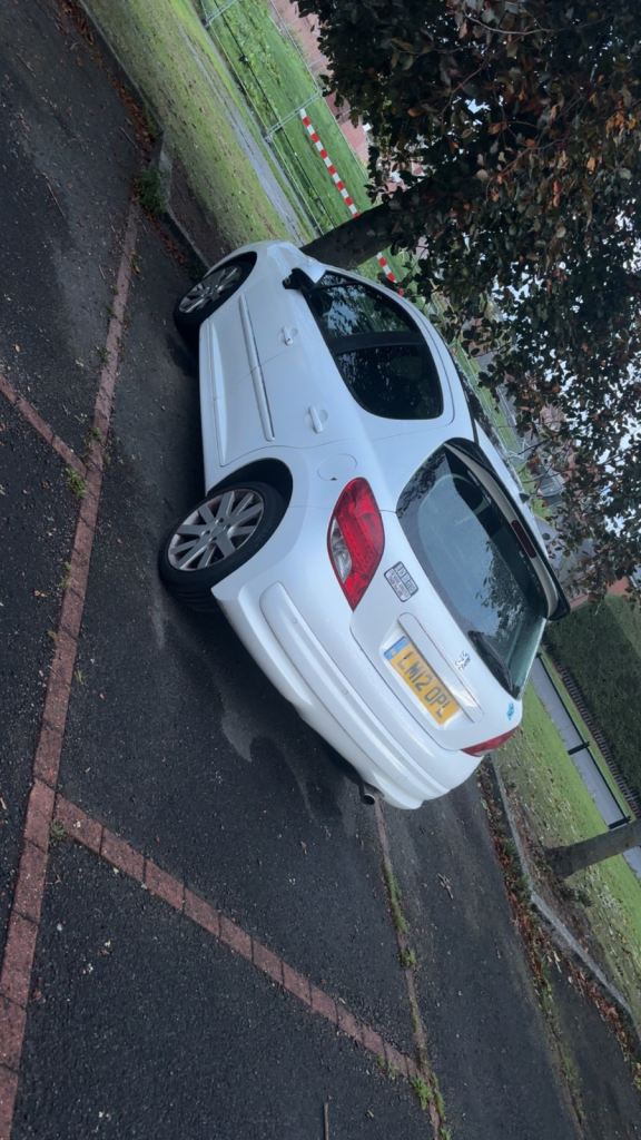 Peugeot, 207, Hatchback, 2012, Semi-Auto, 1598 (cc), 5 doors