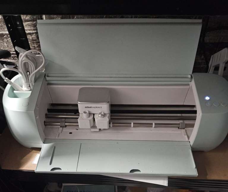 Cricut explore 3 machine