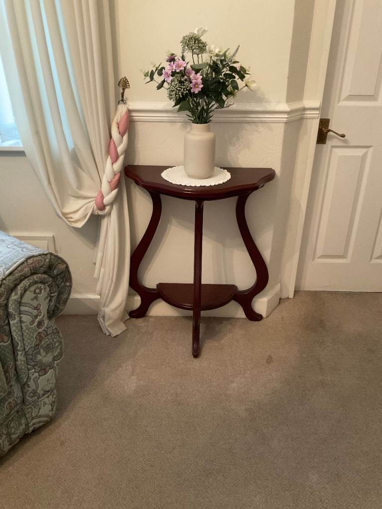 Hall half round Table