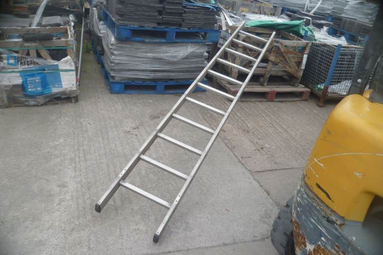 Aluminium Single Ladder – Good Condition