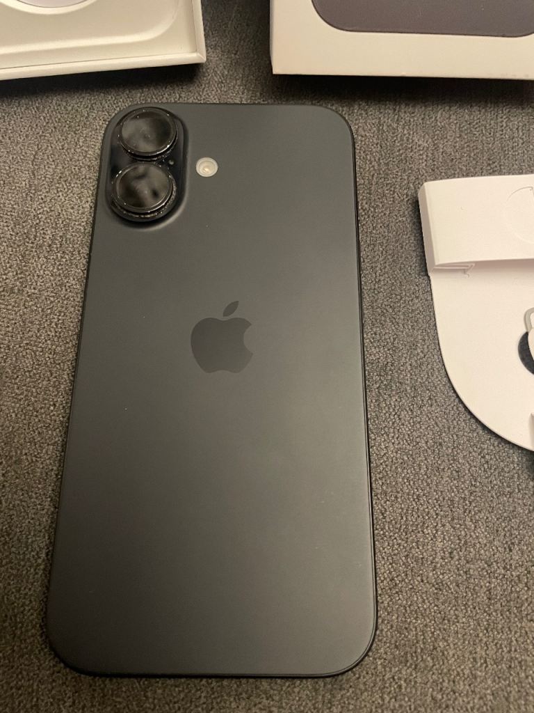 Apple IPhone 16 Black 128gb great condition 