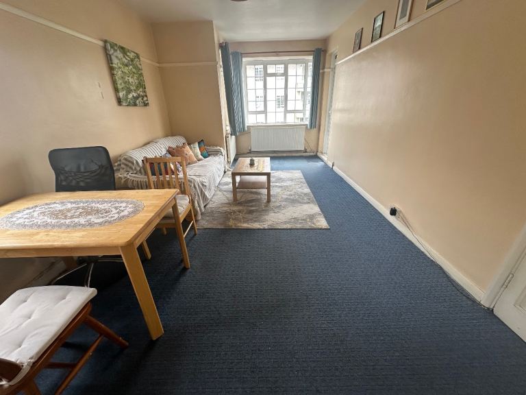 Large Double Room for Rent in Shepherds Bush - Flatshare London Westfield, Hammersmith City Central