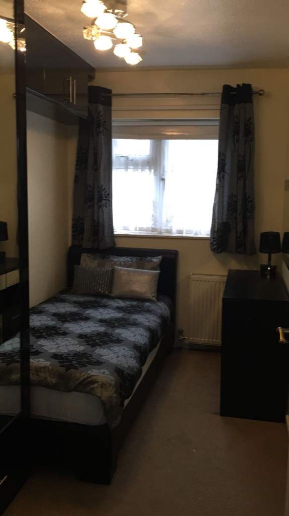 Room to rent at Watford Wd25 