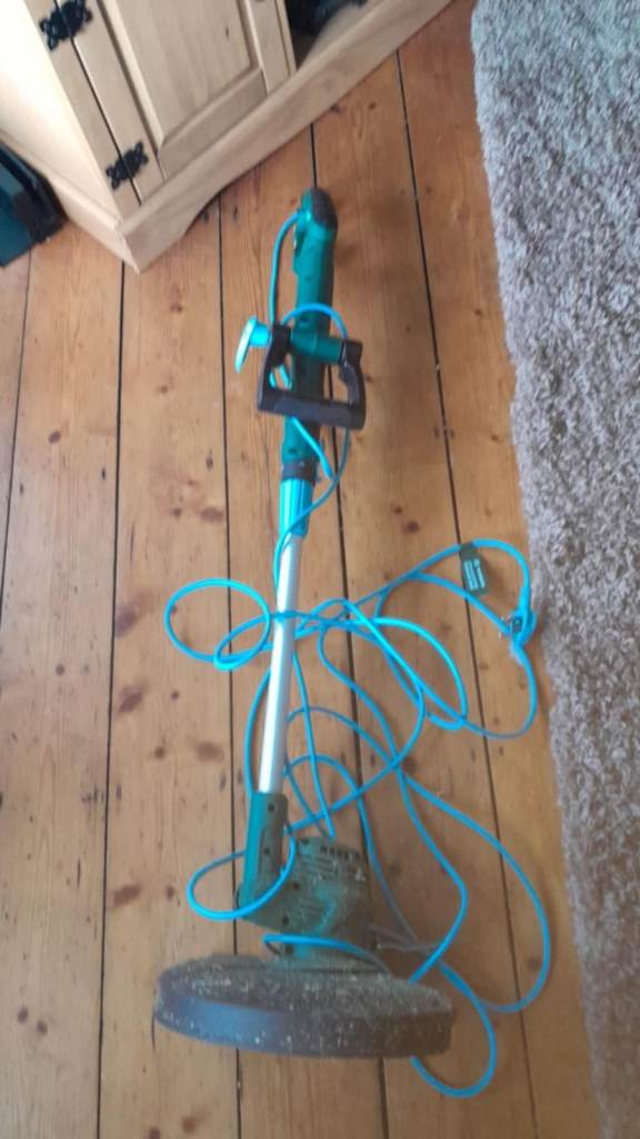 Electric Garden Strimmer/Grass Trimmer – Good Condition