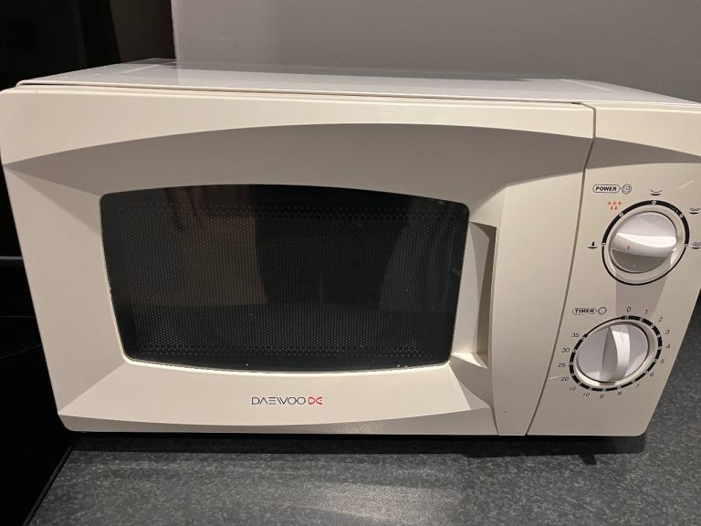 Daewoo Microwave Oven – White
