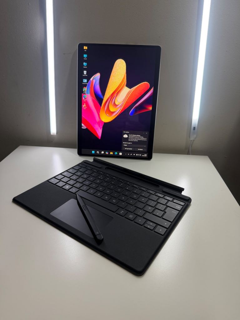 Microsoft Surface Pro 9 for Business i5-1245U 16GB DDR5 RAM 512GB NVMe+ Keyboard & Pen 2 W11 Pro