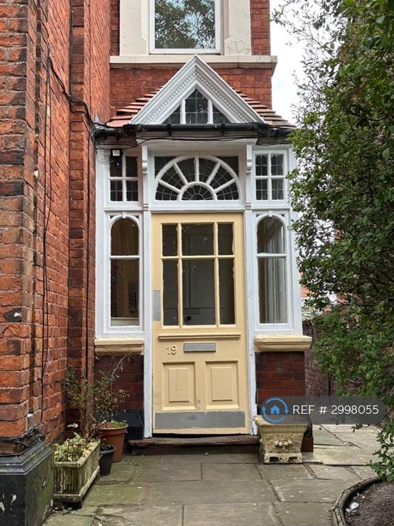 1 bedroom flat in Scarisbrick St, Southport, PR9 (1 bed) (#2998055)