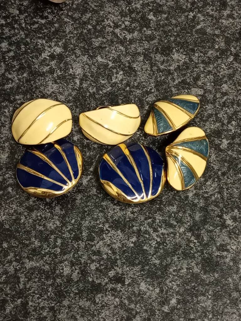 Three stunning real vintage enamel shells earrings 