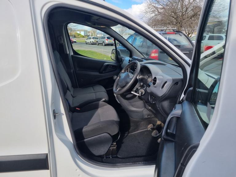 2018 Peugeot Partner 850 1.6 BlueHDi 100 Professional Van [non SS] PANEL VAN Diesel Manual