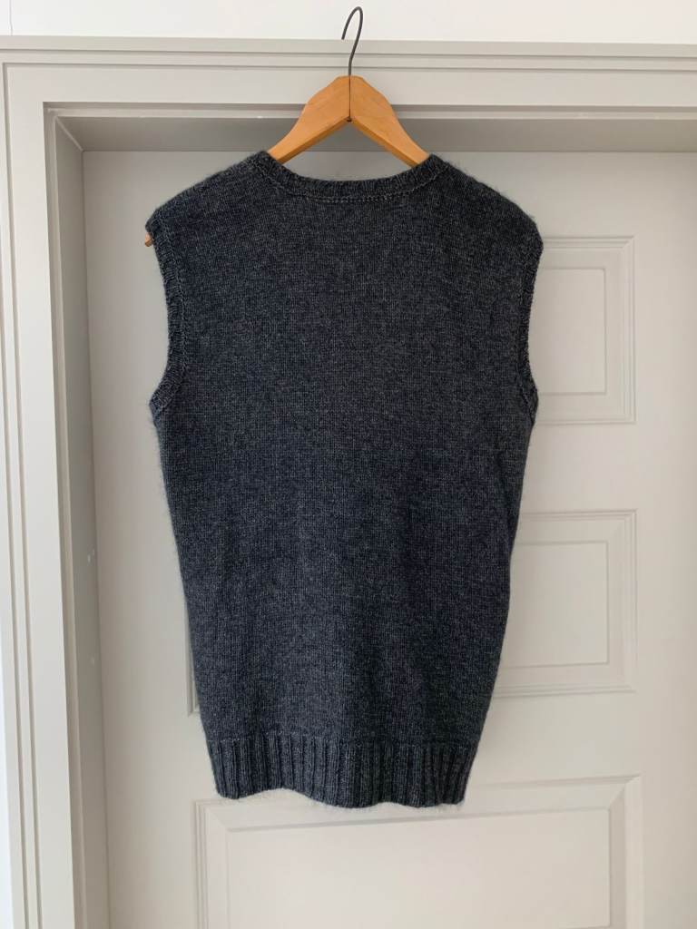 Hand Knit, Celtic knots Cable Tank top / Vest/Bodywarmer, V neck, Unisex, Size M