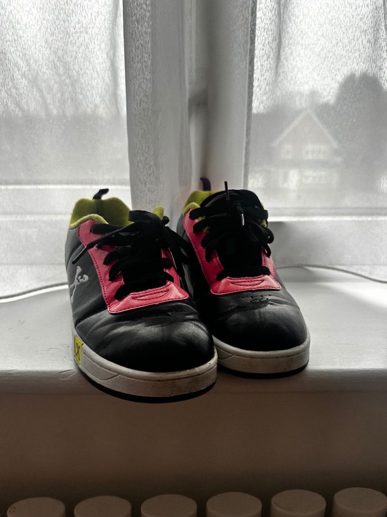 Sidewalk wheeled Skate size 4 