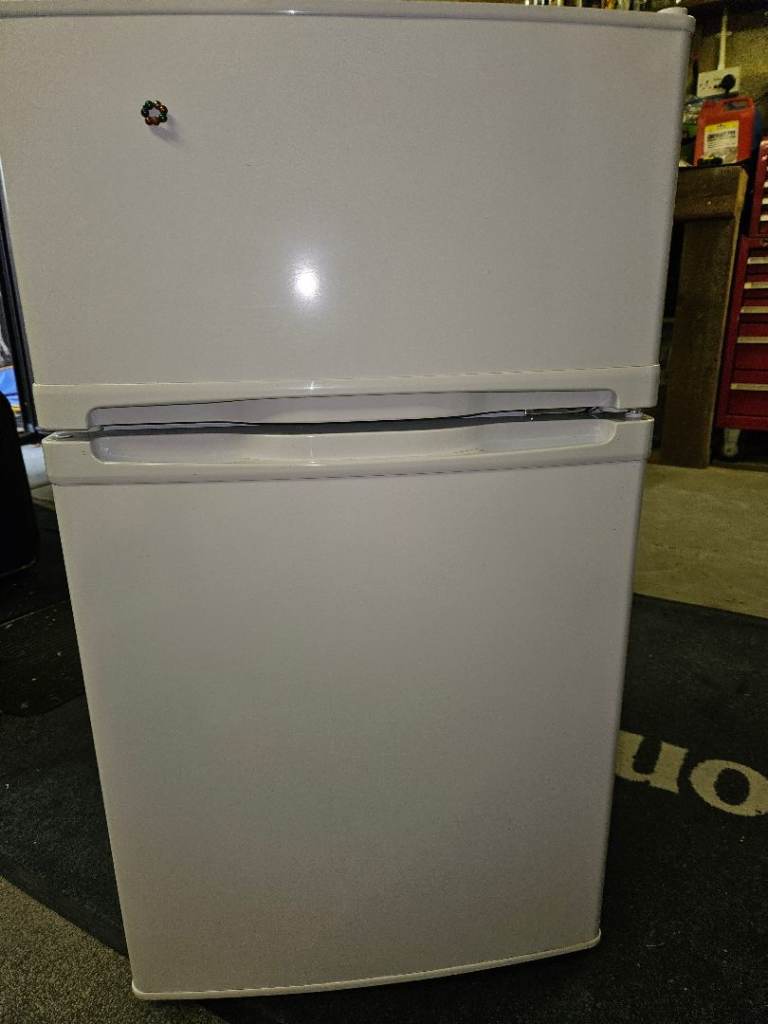 Small Fridge freezer 