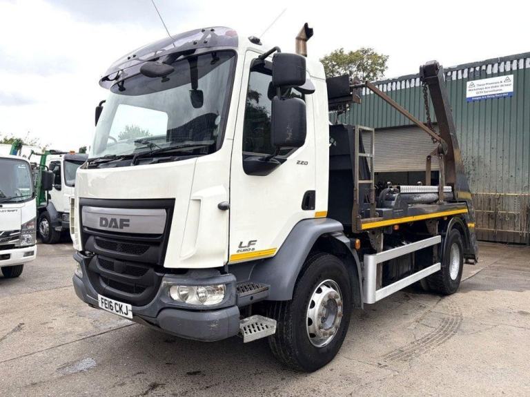 2016 DAF LF-220 SKIP LOADER