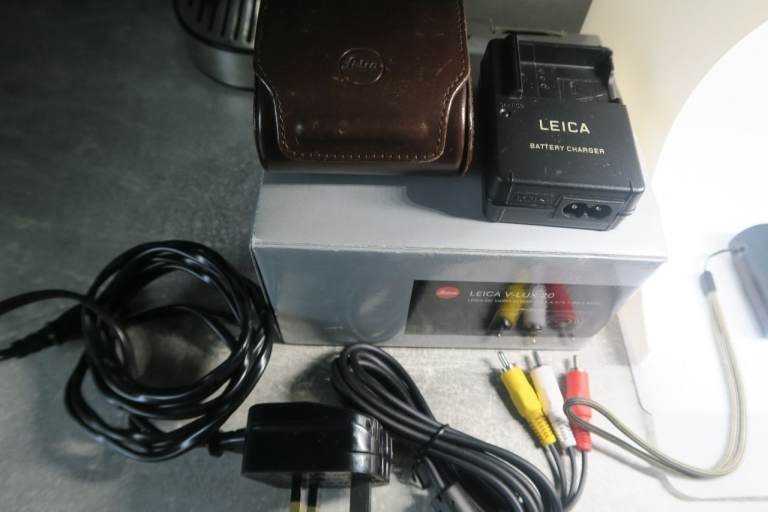 Leica v lux 20 camera kit