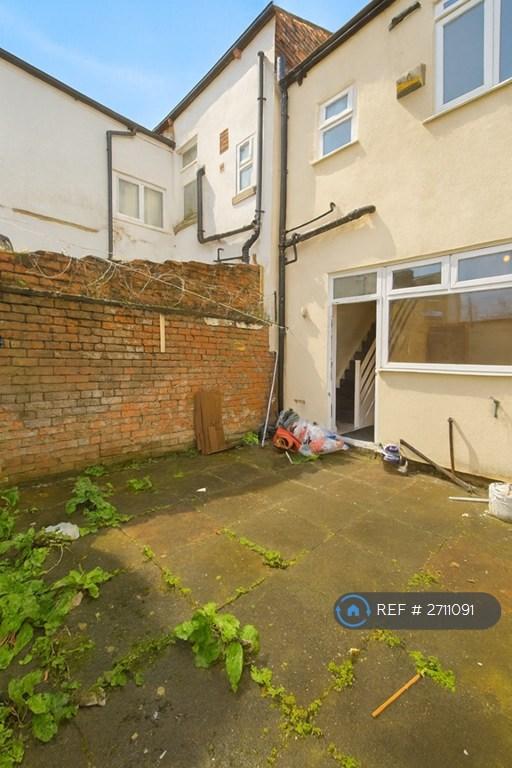 2 bedroom house in Alexandra Street, Ashton-Under-Lyne, OL6 (2 bed) (#2711091)