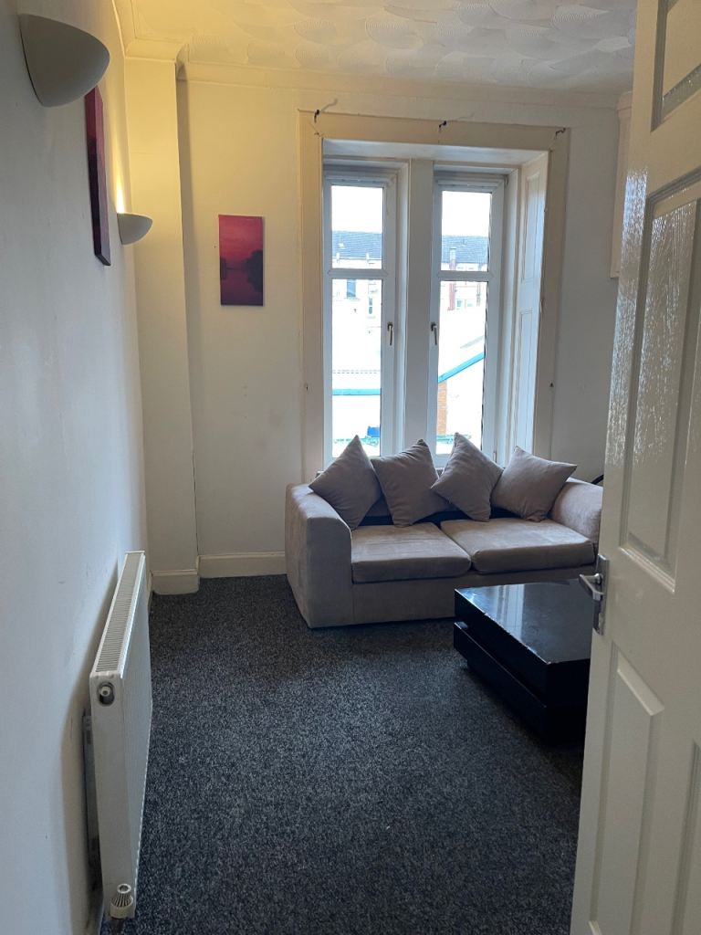 1st floor, 1 bedroom flat available now Niddrie Road, Queenspark G42 8PR