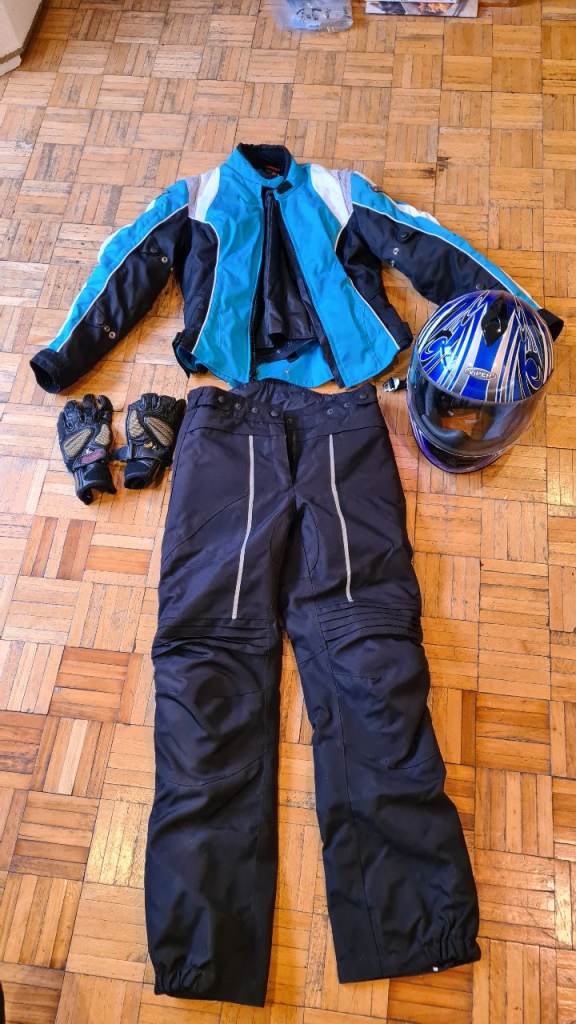 Ladies/Womens motorbike protective clothing size 8-10 (jacket, trousers, gloves, helmet)