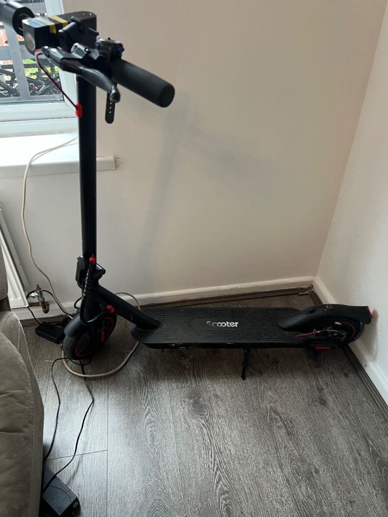 Electric scooter 