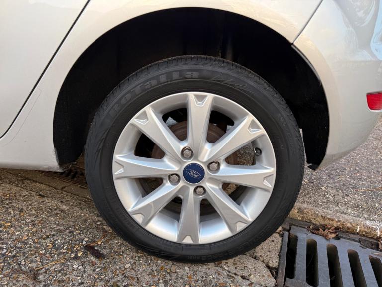 2010 Ford Fiesta 1.25 Zetec 5dr [82] HATCHBACK Petrol Manual