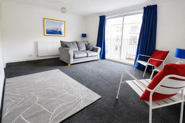 Wonderful, 2 bedroom, ground floor property in Newington – available September