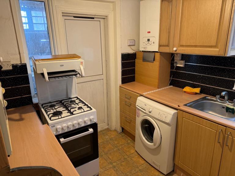 1 bedroom ground floor flat 