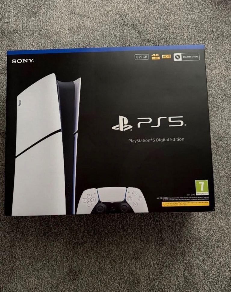 PS5 SLIM DIGITAL EDITION (immaculate condition) 