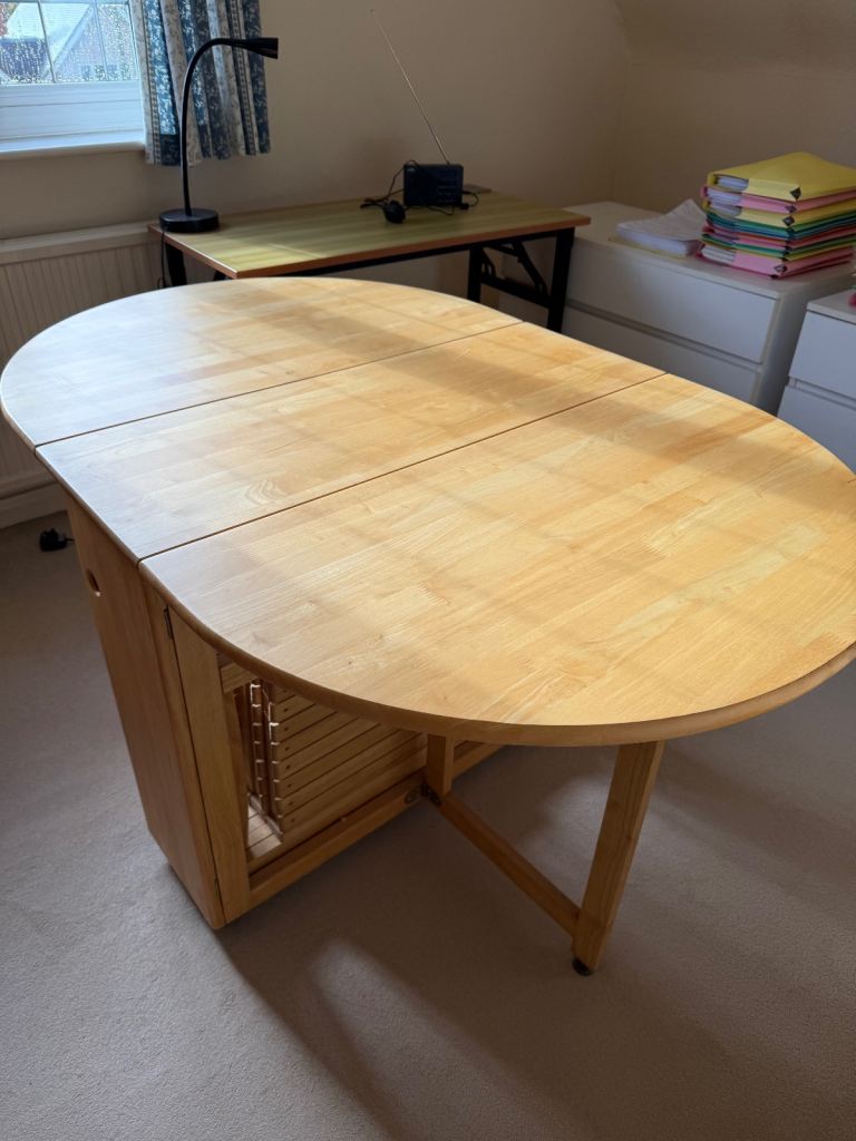 Gate leg table - with 4 chairs