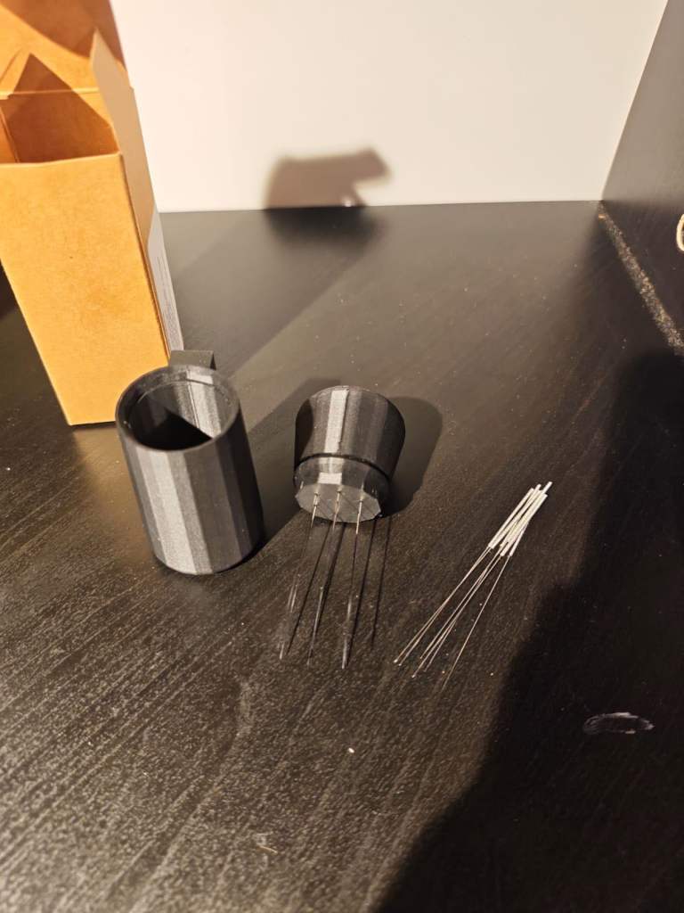 KNOCDIC magnetic WDT espresso distribution tool in Metallic Black
